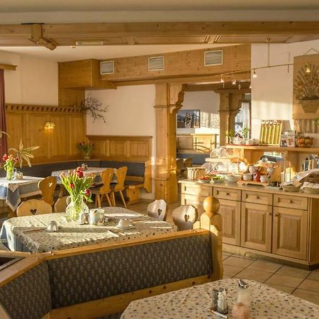 Hotel Pension Sonnenuhr เทาพลิทซ์ ภายนอก รูปภาพ