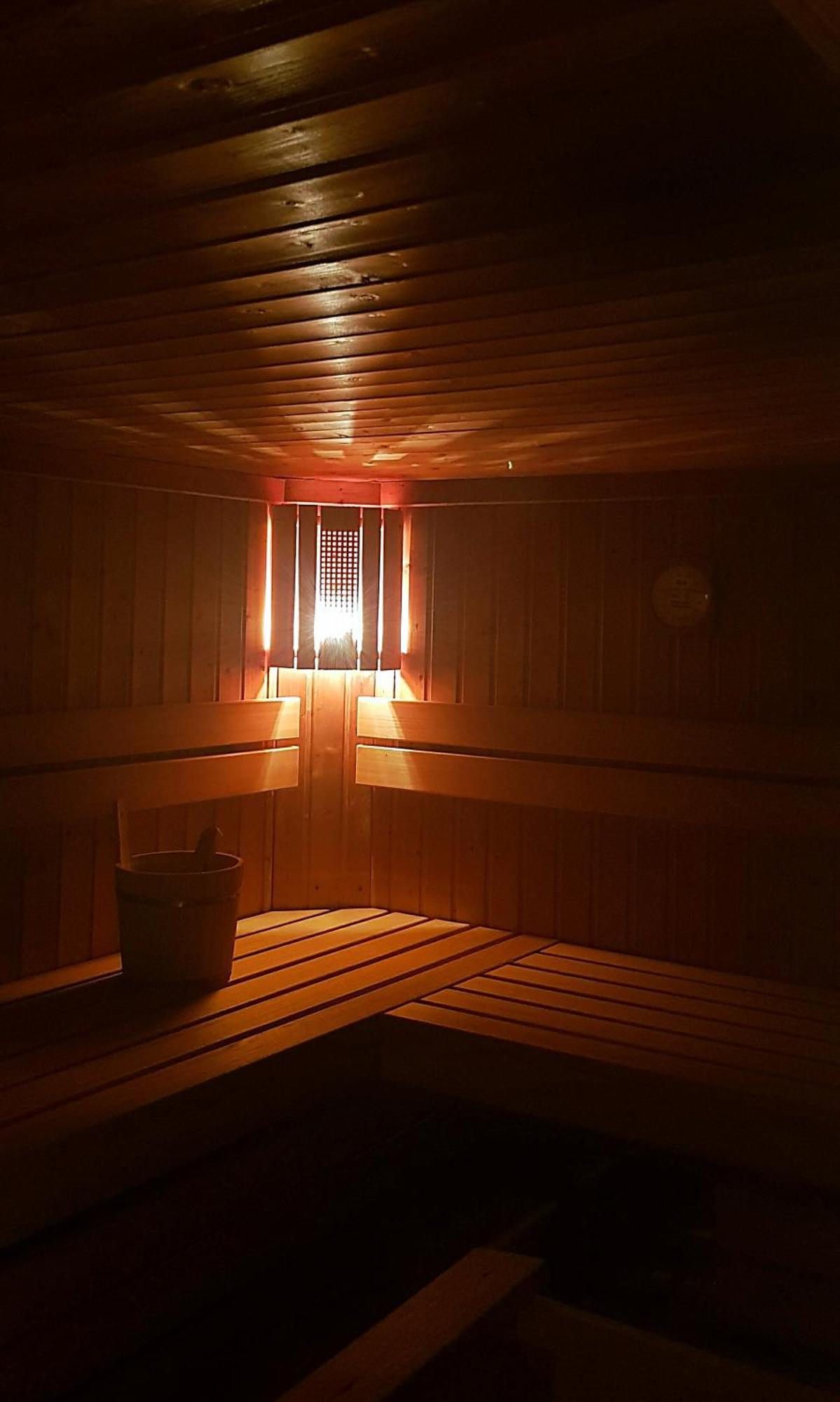 Hotel Pension Sonnenuhr เทาพลิทซ์ ภายนอก รูปภาพ